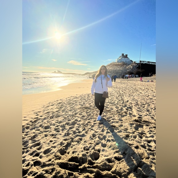 Meet Your Posher Nicole! - Picture 1 of 1